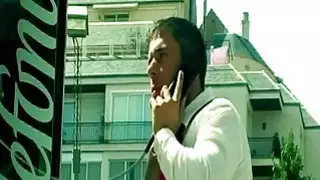 Perv يحصل على الحظ في إجازته المشاغب عبر البحر