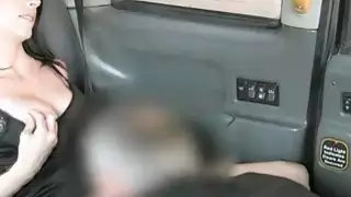 امرأة أمريكية ثمل من قبل السائق الاحتيال إلى أجرة لها