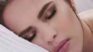 خبطت جيسي جيليان شرجيا وعميقة