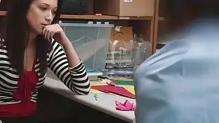 في سن المراهقة اللص Naiomi ماي يحصل قصفت في المكتب