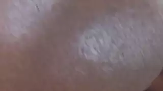 سائق سيارة أجرة كبيرة خبطت الديك الأسود