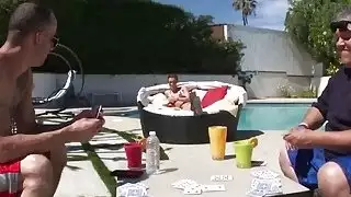 ابنة صديق يحصل اصابع الاتهام ومارس الجنس حتى انها cums