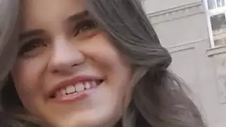 امرأة سمراء الهواة Eurobabe ثمل في مقابل النقود