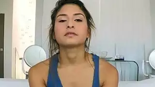 لعق آريا سبنسر في كل مكان