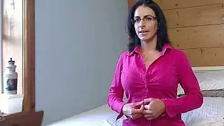 الكاميرا خجولة وقحة