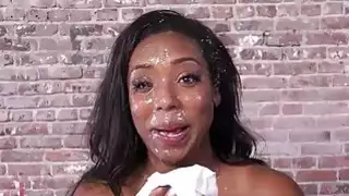 قضاء الوقت مع ليزا تيفيان