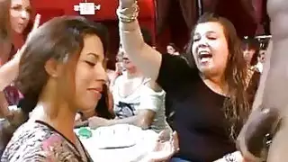 فراخ رائع يحاولون ترصيع دونغ قوي