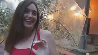 يريد غريب الفرخ جودي تايلور من الصعب الديك