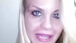 فتاة شقراء مارس الجنس في THE ASS LIVE ON CAMERA