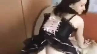 زوجتي الشرج مارس الجنس في الزي خادمة لها