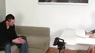 المتأنق يجعل نائب أنثى نائب الرئيس