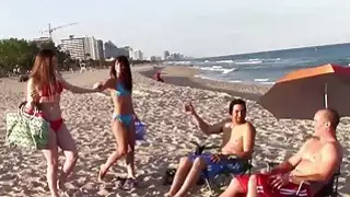 حصلت جينا فالنتينا وكوبي بريان على هزلي
