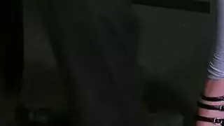 تحصل مارس الجنس الفرعي أحمر الشعر مكبل من الخلف