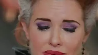مثليه حبيبتي بالإصبع حلق الهرات في مجموعة من ثلاثة أشخاص