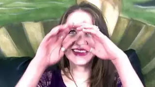 لطيف في سن المراهقة مع نظارات جاهزة للالخام