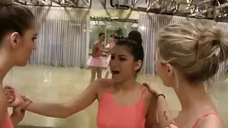 البالي المراهقات في العمل