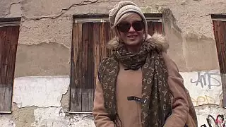 الجبهة مينكس شقراء