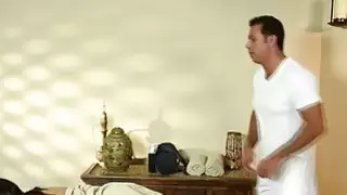 فيلم سري من شقة تدليك صعبة للغاية