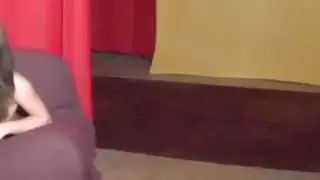 اثنين من البرية TEENs حصة الديك واحد لممارسة الجنس الخشن و BJ