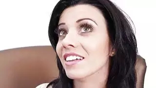 مثير eurobabe فيكي الحب الجوفاء للنقد
