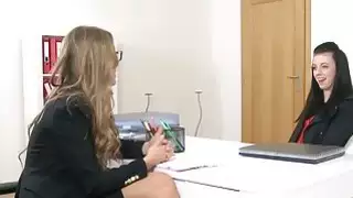 يحصل يمسح لا يصدق امرأة سمراء فاتنة آني بواسطة مثير Nessy