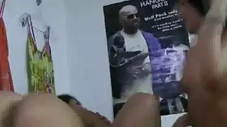 كلية البنات البرية threeway كس لعق