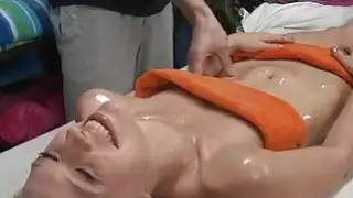 التمسيد المكثف ل beautys الثدي والعضو التناسلي النسوي