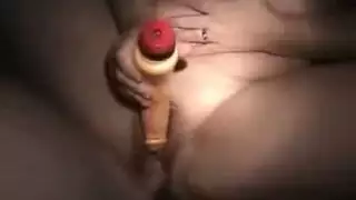 الدهون الشاحبة fricatrice تحصل على العضو التناسلي النسوي لها شعر مثير للاشمئزاز حفر المبشر