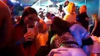 دون البهجة لجمال و مثير الرجال