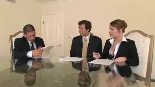 تاتيانا يغلق صفقة مع موانئ دبي
