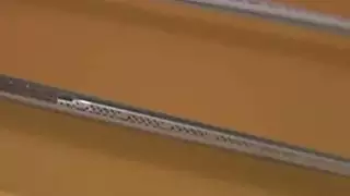 امرأة سمراء الهواة مع نيس مرح الثدي يحصل مشغول في الأماكن العامة