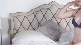 أبي يأخذ صاحب يبصقون ملعوق الديك والتدليك في جميع أنحاء صوفي كس ضيق