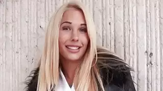 تقدم Mofos Maid القليل من المال الإضافي