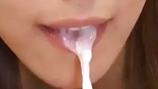 آسيا أريكا تاكارانو يلعق وتمتص الديك الثابت