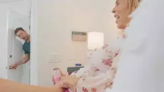 الناضجة شقراء STEMMA إيريكا الملاعين ربيب ربيب!