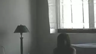 يظهر أحمر الشعر التشيكي جسدها في الصب