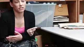 المشتبه الساخنة في سن المراهقة بوبي ديلان يؤتي ثمارها عن طريق مص