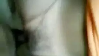 يحصل حفر حفر الفتاة الماليزية لطيف في بوف من قبل صديقها