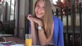 Anjelica في الفيديو الساخن محلية الصنع تظهر زوجين لطيف في الحب