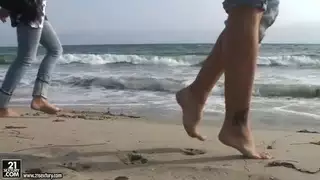 كاميرون كروز ، سيندي هوب وصديقاتهم