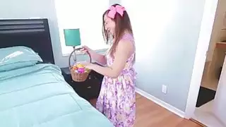 بامبي بروكس يحصل لها بوسها صغير جدا خربتها ديك كبيرة