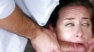 صفعت فتاة صغيرة الثدي كاسيدي كلاين من الصعب الحقيقي من قبل المتأنق perv