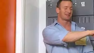 تلميذة تركب قضيبًا صعبًا لمعلمها