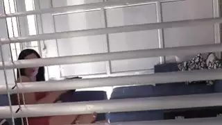 شرطي سخيف سخيف زوجة مفلس في شقة لها