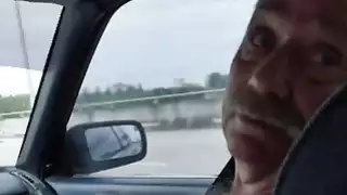 المخضرم المشاغب الديك هو في مهمة لجذب شقراء في سن المراهقة الرطب slutty كس