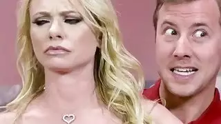أمي براينا بانكس لديها الثديين الساخنة