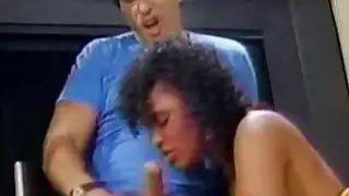 الملاك كيلي السوداء فاتنة اللعب مع الديك الابيض