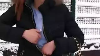 Eurobabe باربرا بيبر ومضات الثدي في نزلات البرد