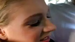 مفلس شقراء شقراء يحصل كس شغلها مع الديك
