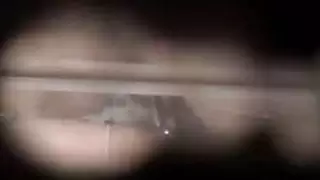 مختلس النظر في أمي الاستحمام